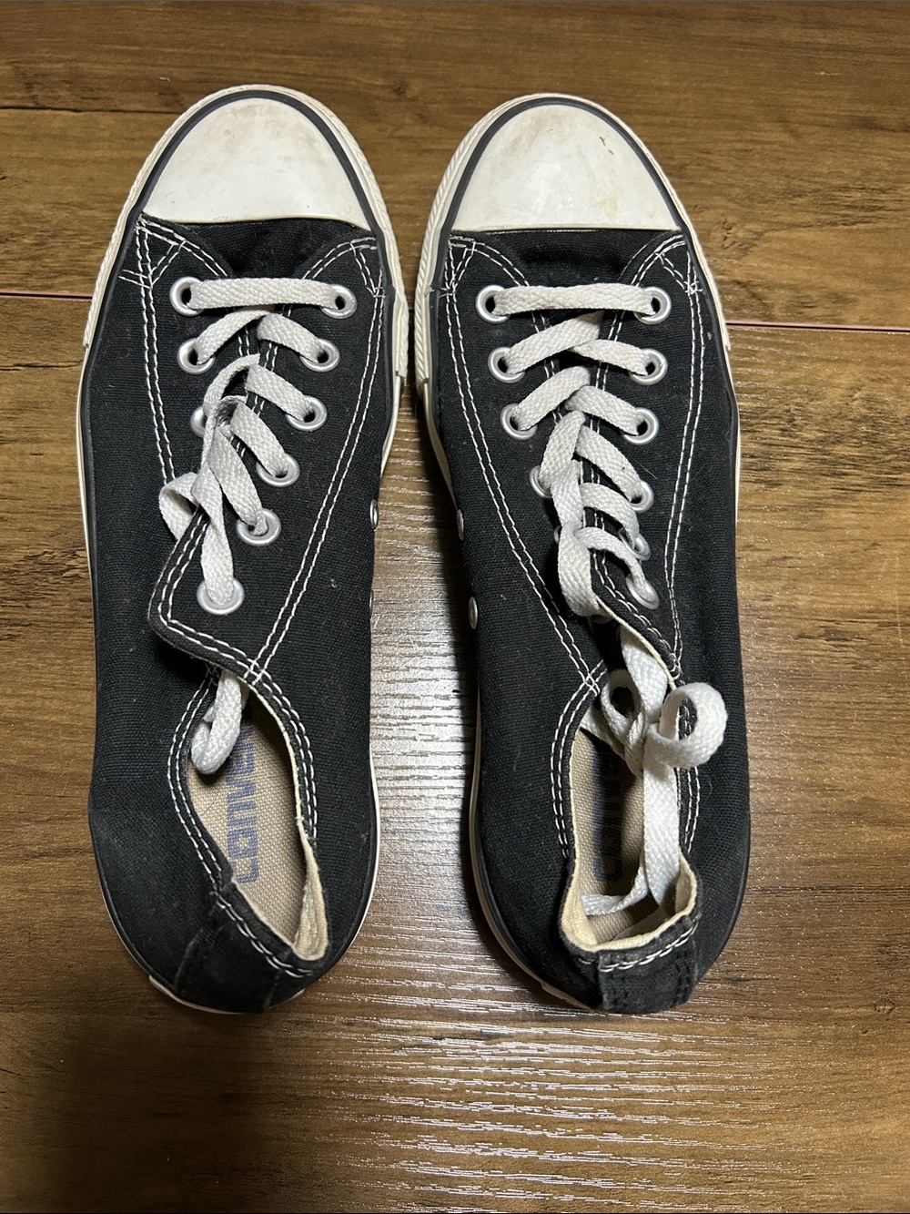 Classic Low-Top Canvas Sneakers in Black